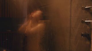 Valery Tscheplanowa nackte - Das Haus (2021) nudity in movie