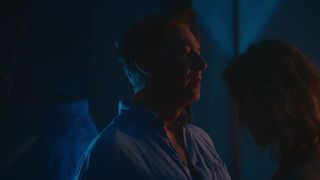 Valery Tscheplanowa nackte - Das Haus (2021) nudity in movie