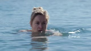 Valery Tscheplanowa nackte - Das Haus (2021) nudity in movie