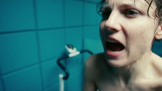 Julia Kijowska, Karolina Kominek-Skuratowicz topless scenes - Fisheye (2020)