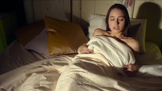 Matilde Gioli, Manuela Morabito nude - Va bene cosi (2021)