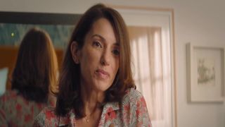 Aure Atika - 10 Jours Sans Maman (2020) TV boobs scene