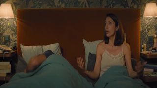 Aure Atika - 10 Jours Sans Maman (2020) TV boobs scene