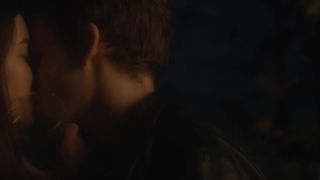 Sarah Chalke, Katherine Heigl, Ali Skovbye - Firefly Lane s01e01-08 (2021) actress booby show