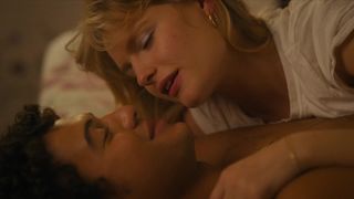 Caitlin Stasey - Bridge and Tunnel s01e02 (2021) TV boobs scene