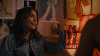 Caitlin Stasey - Bridge and Tunnel s01e02 (2021) TV boobs scene