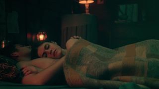 Alexandra Daddario – Die in a Gunfight (2021) Actress Adult Scene