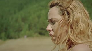 Maja Susa hot - Porodicni odmor (2020)