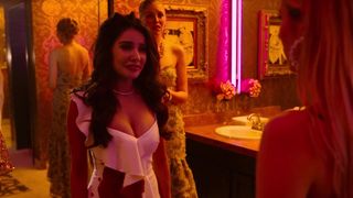 Aimee Carrero, Emma Roberts, Kristin Chenoweth, Nicola Peltz - Holidate (2020) HD hot scene
