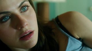 Alexandra Daddario - Songbird (2020) celeb hot scene