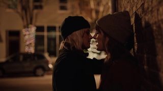Mackenzie Davis, Kristen Stewart hot movie scene - Happiest Season (2020) TV lesbian 1080p show scene