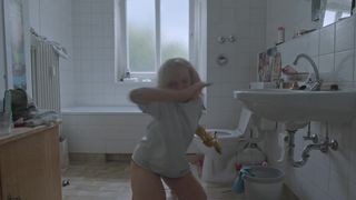 Luise von Finckh nackte - Fragmente einer jungen Frau (2021) Hot Movie Scene and Explicit Masturbation Scene
