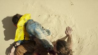 Allison Williams, Pearl Mackie - Horizon Line (2020) hot scenes