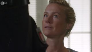 Rhea Harder-Vennewald nude adult scene - Notruf Hafenkante s16e01 (2021)