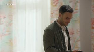 Iris Mareike Steen, Larissa Sophie Romer – Gute Zeiten, schlechte Zeiten e7147 (2020) celeb topless scenes scene