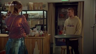 Iris Mareike Steen, Larissa Sophie Romer – Gute Zeiten, schlechte Zeiten e7147 (2020) celeb topless scenes scene