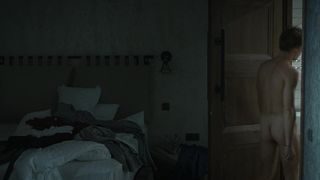 Sofya Volodchinskaya, Katerina Shpitsa - Topi s01e01 (2021) TV hot scene boobs