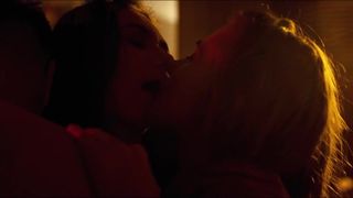 Katarzyna Zawadzka, Kamila Matyszczak - Banksterzy (2020) celeb hot scene show boobs