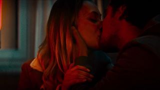 Sina Tkotsch - Faking Bullshit - Krimineller als die Polizei erlaubt! (2020) TV hot scene