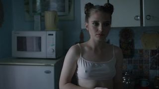 Veronika Moxireva - Topi s01e03 (2021) actress boobs scene