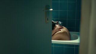 Ioana Iacob Nude ⭐ Wir könnten genauso gut tot sein (2022)