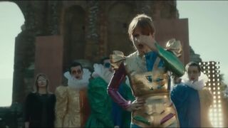 Barbora Bobulova topless ⭐ La regola d'oro (2020)