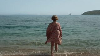 Elena Kampouris great - My Big Fat Greek Wedding 3 (2023) adult beach episode