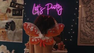 Madison Pettis hot, Luna Blaise sexy ⭐ Deltopia (2023)
