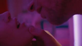 Madison Pettis hot, Luna Blaise sexy ⭐ Deltopia (2023)