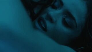 Madison Pettis hot, Luna Blaise sexy ⭐ Deltopia (2023)