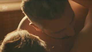 Antje Traue, Julia Koschitz nude - Am Anschlag - Die Macht der Kränkung (2021)s01e02