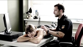 Hot Funny Scenes ⭐Cristina do Rego sexy, Johanna Geißler nude ⭐ Unter Gaunern s01e04 (2015)
