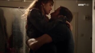Hot Funny Scenes ⭐Cristina do Rego sexy, Johanna Geißler nude ⭐ Unter Gaunern s01e04 (2015)