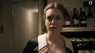 Valerie Stoll topless ⭐ Eldorado KaDeWe (2021)