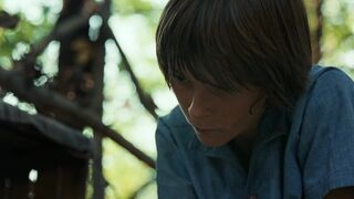 Celebrity Lesbian Kiss Scenes Laetitia Casta hot, Clémence Poésy sexy ⭐ Beyond the Horizon (2019)