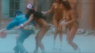 Classic Erotic Scenes ⭐ Tatjana Simic nude, Amanda Redington, Chantal Kempen nude ⭐ Flodder in Amerika! (1992)