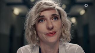 Hannah Ehrlichmann sex scene ⭐ Schneller als die Angst (2021)