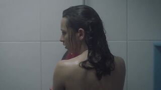 Nudity Bedroom and Bath Scene ⭐ Molly Windsor naked, Stefanie Martini nude ⭐ Make Up (2019)