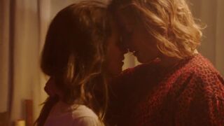 Nudity Bedroom and Bath Scene ⭐ Molly Windsor naked, Stefanie Martini nude ⭐ Make Up (2019)