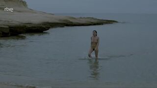 Elena Anaya naked ⭐ Lejos del mar (2015)