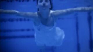 Agata Pisiewicz hot underwater scene ⭐ Etiuda operatorska (2023)