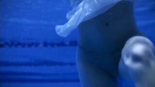 Agata Pisiewicz hot underwater scene ⭐ Etiuda operatorska (2023)