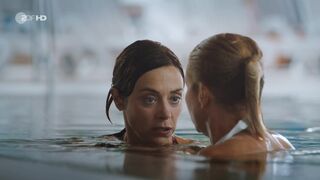 Julia Richter, Annette Frier sexy lesbian scene ⭐ Ella Schon (2022) s05e02