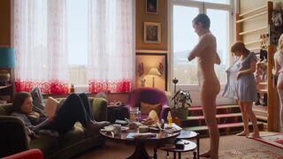 Carole Weyers naked ⭐ La maison (2022)