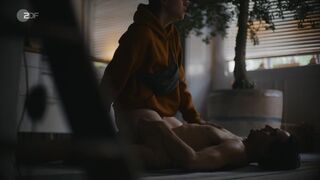 Franziska Hartmann nude, Lene Oderich sex scenes - Neuland (2022) s01-e02