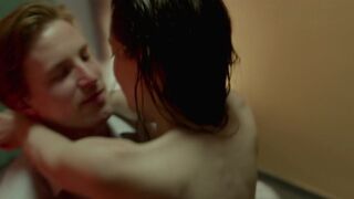 Neta Riskin - Anderswo (2014) topless episode