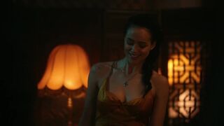 Nathalie Emmanuel, Stephanie Corneliussen nude | The Invitation (2022)