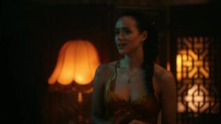 Nathalie Emmanuel, Stephanie Corneliussen nude | The Invitation (2022)