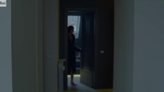 Sophie Pfennigstorf nude, Adèle Wismes topless ⭐ Sopravvissuti (2022) s01e01-02