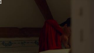 Sophie Pfennigstorf nude, Adèle Wismes topless ⭐ Sopravvissuti (2022) s01e01-02